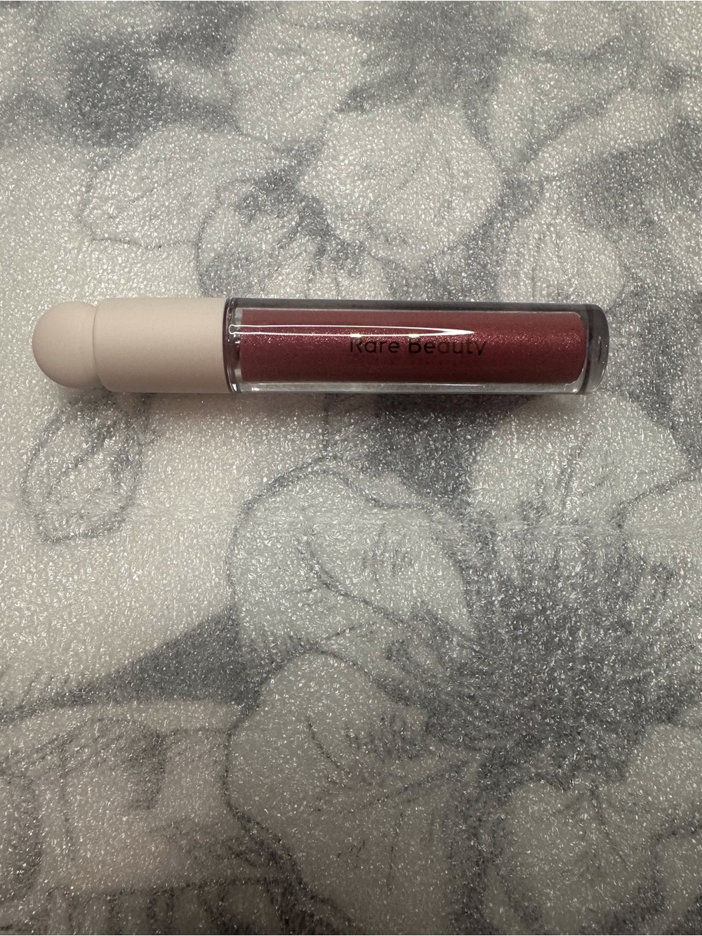Rare Beauty Lip Gloss - glimmer